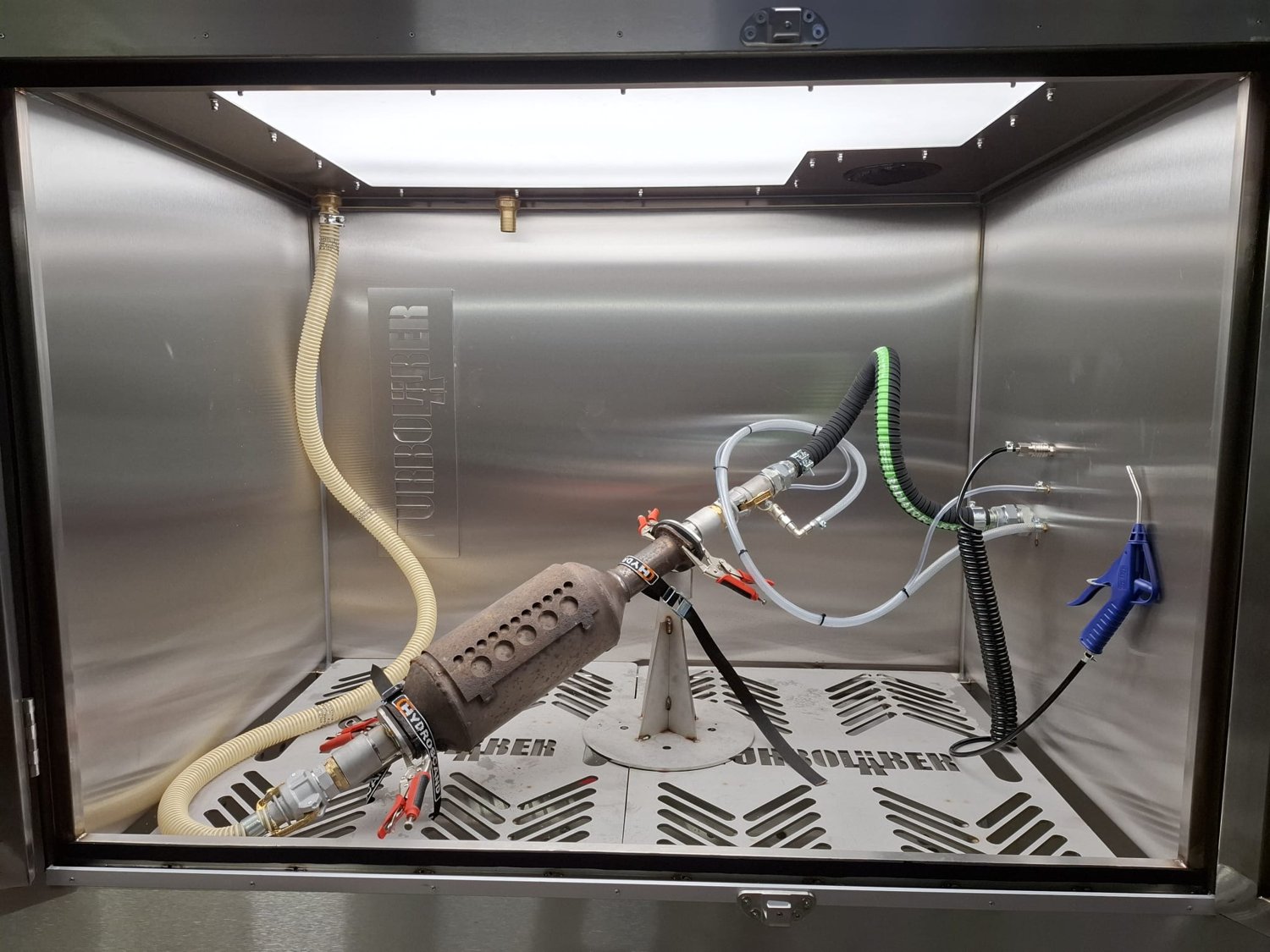DPF connected inside a TurboLaber cleaning chamber